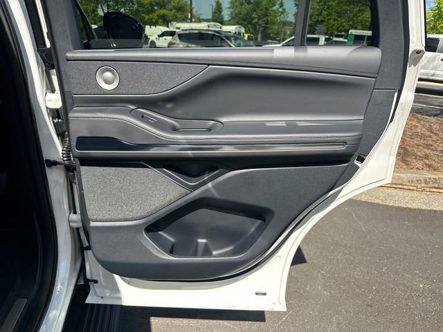 New 2026 Lincoln Navigator Reserve image 19