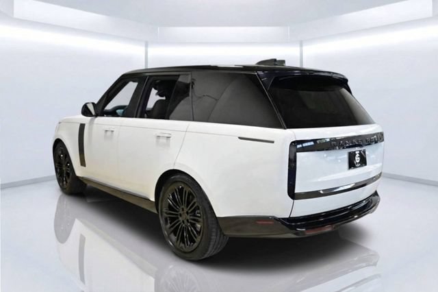 Used 2026 Land Rover Range Rover SE AWD/4WD image 3