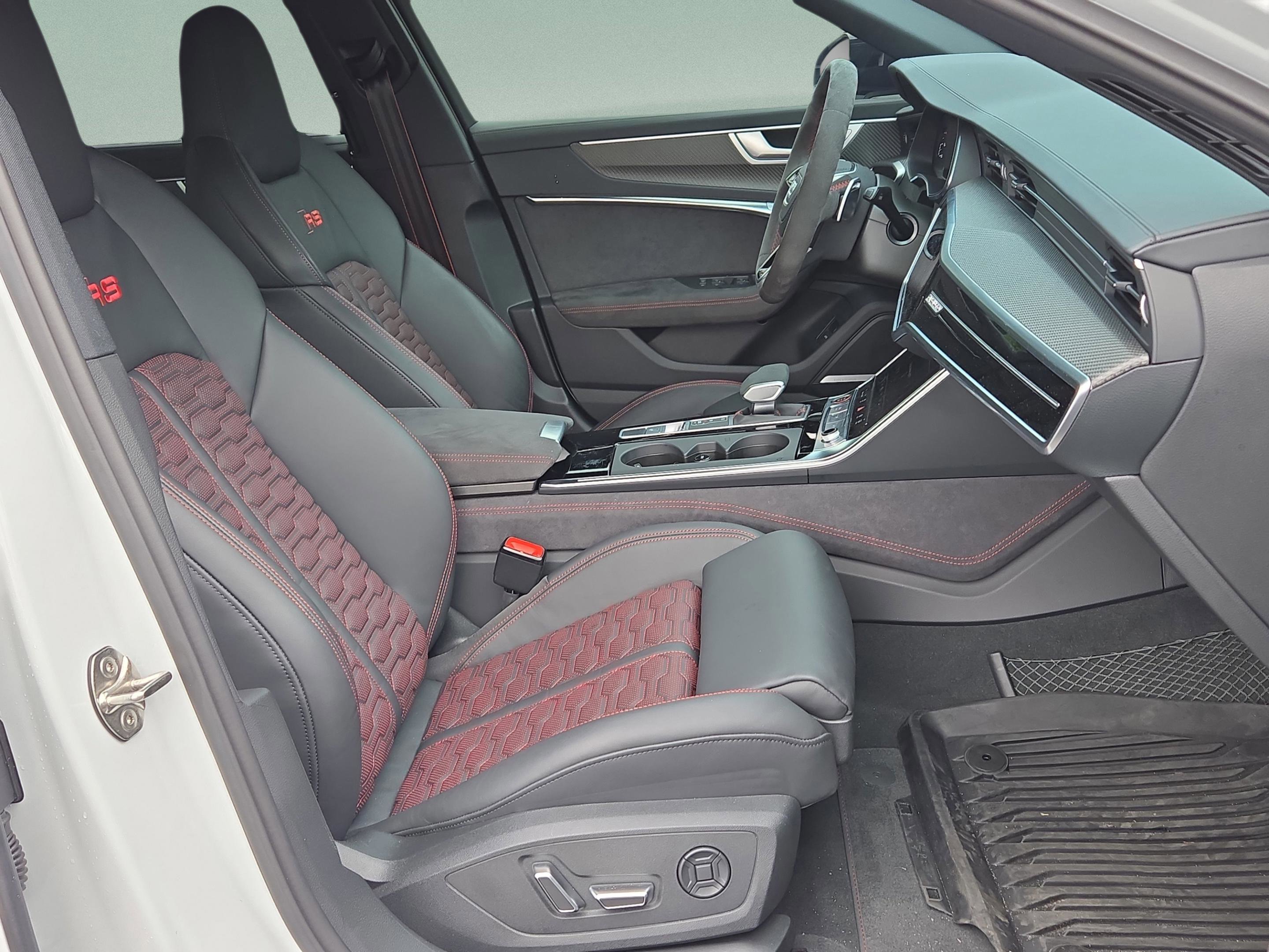 Used 2025 Audi RS 6 performance image 13