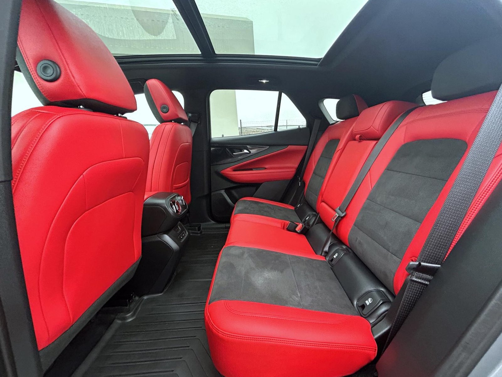 Certified 2025 Chevrolet Blazer EV RS AWD/4WD image 21