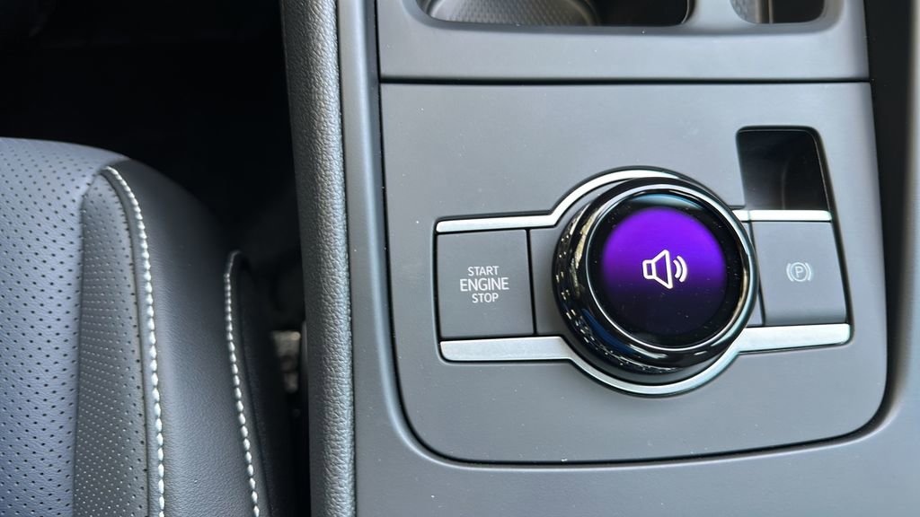 New 2026 Volkswagen Tiguan SE R-Line image 14