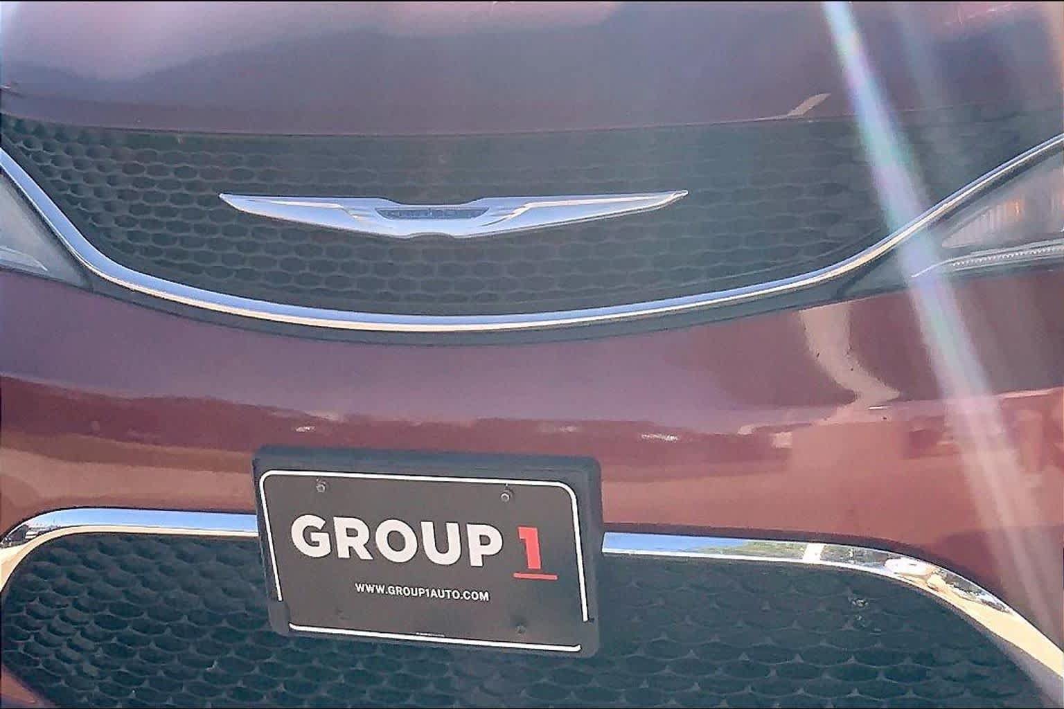 Used 2018 Chrysler Pacifica Touring Plus FWD image 30