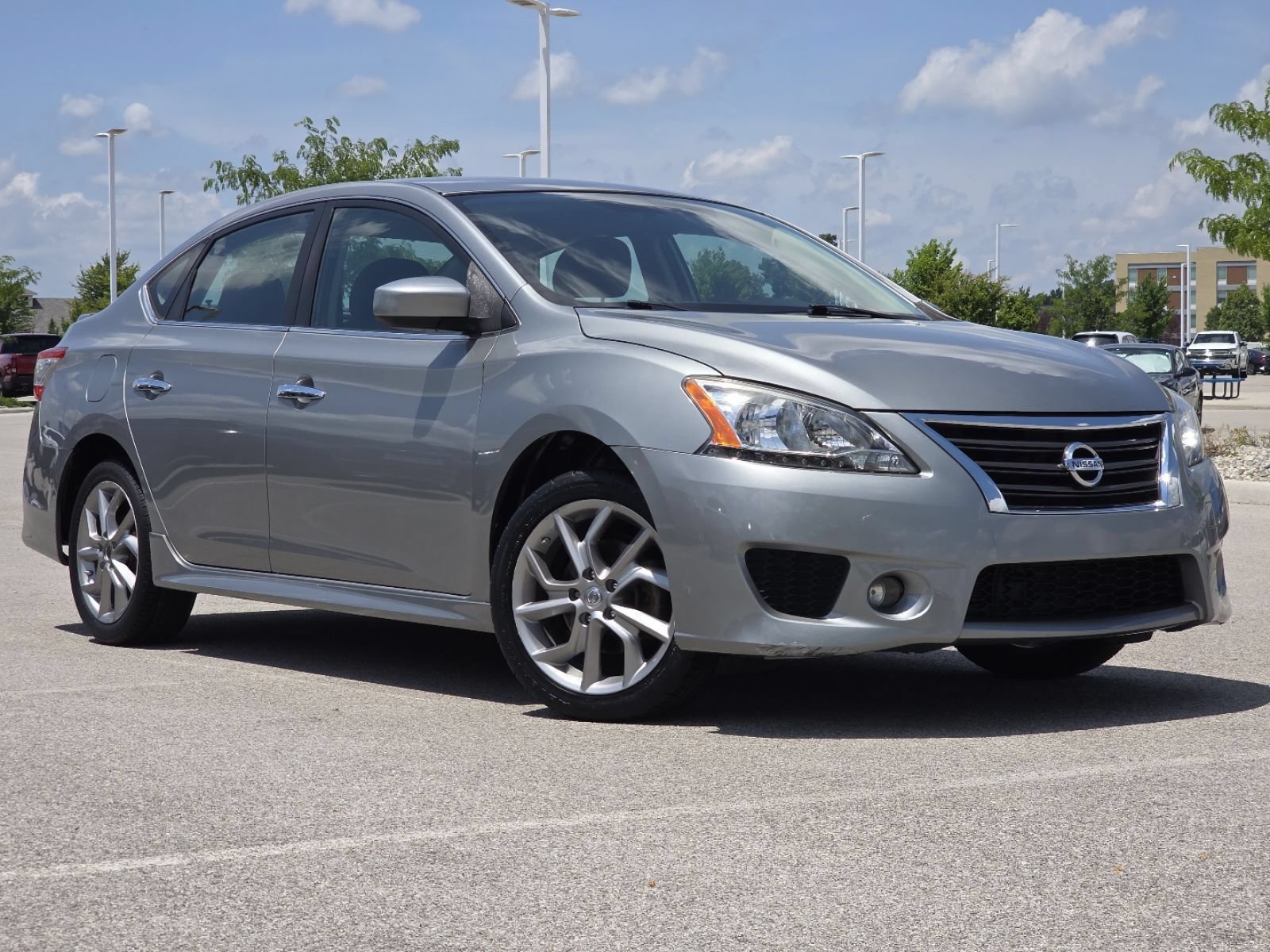Used 2014 Nissan Sentra SR FWD image 2