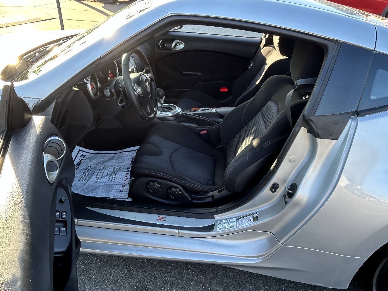Used 2009 Nissan 370Z Coupe RWD image 12