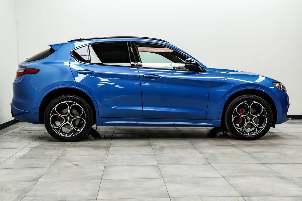 Used 2023 Alfa Romeo Stelvio Veloce AWD/4WD image 10