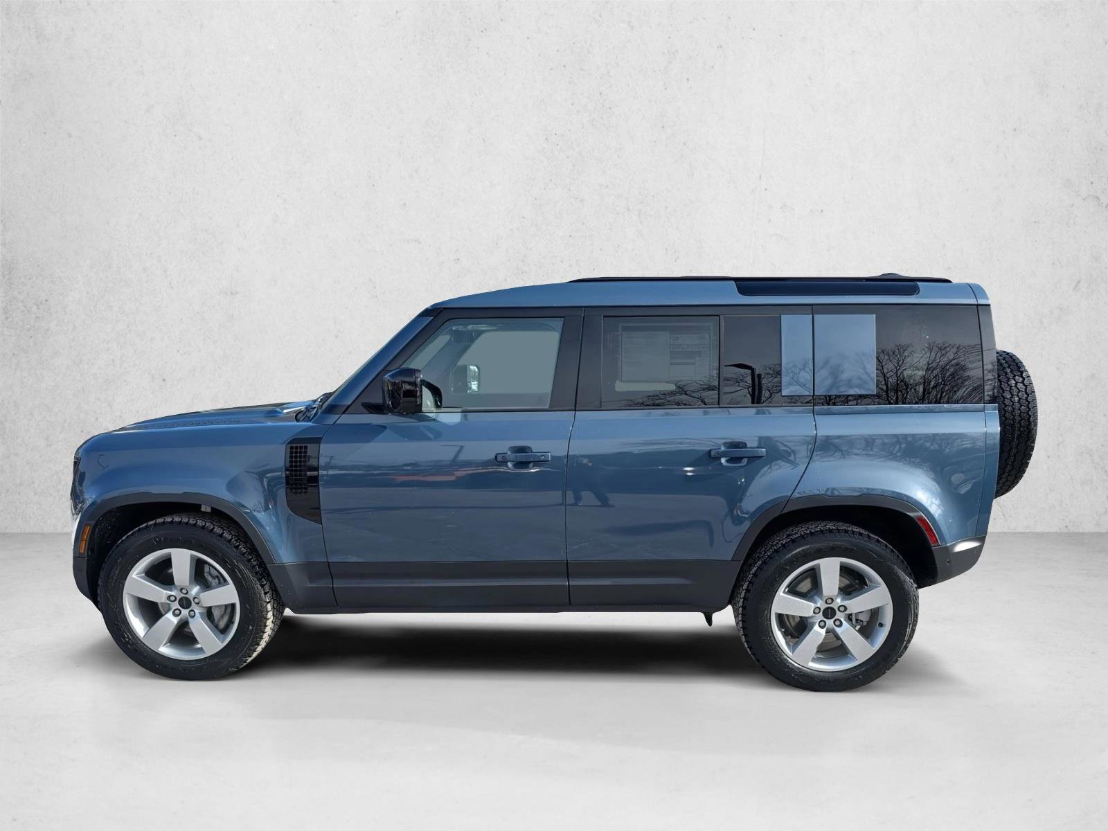 New 2026 Land Rover Defender 110 S AWD/4WD image 8