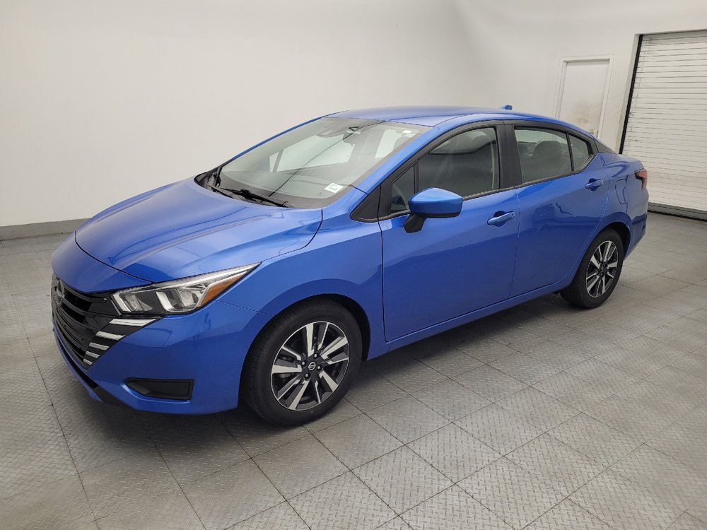Used 2024 Nissan Versa SV FWD image 2