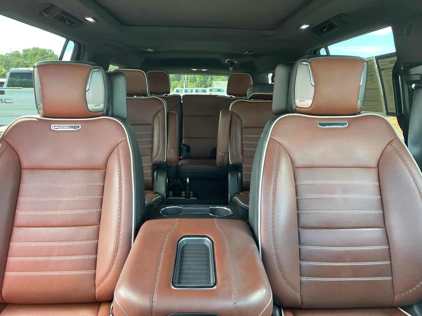 Used 2023 GMC Yukon XL Denali Ultimate AWD/4WD image 29