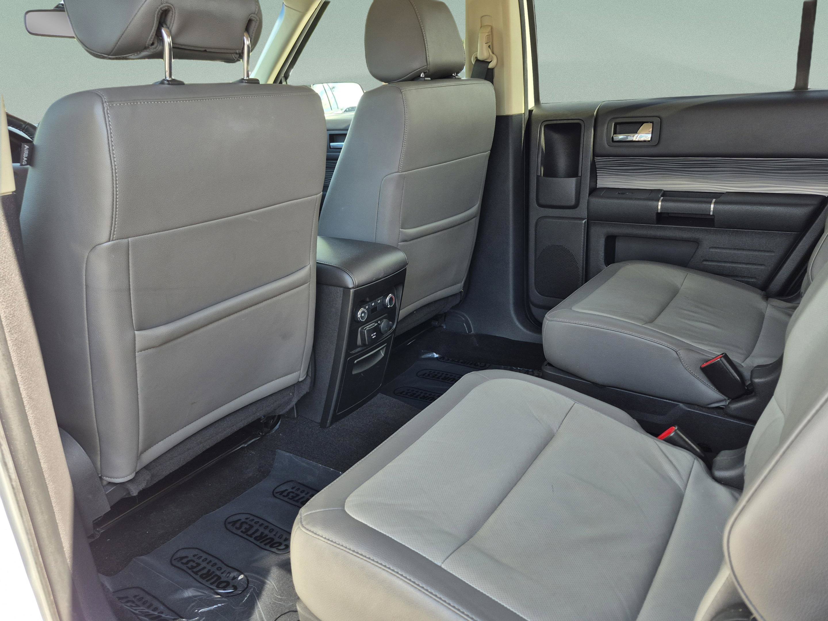 Used 2019 Ford Flex SEL w/ Equipment Group 202A FWD image 16