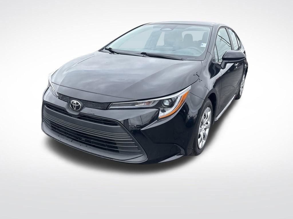 Used 2025 Toyota Corolla LE image 7