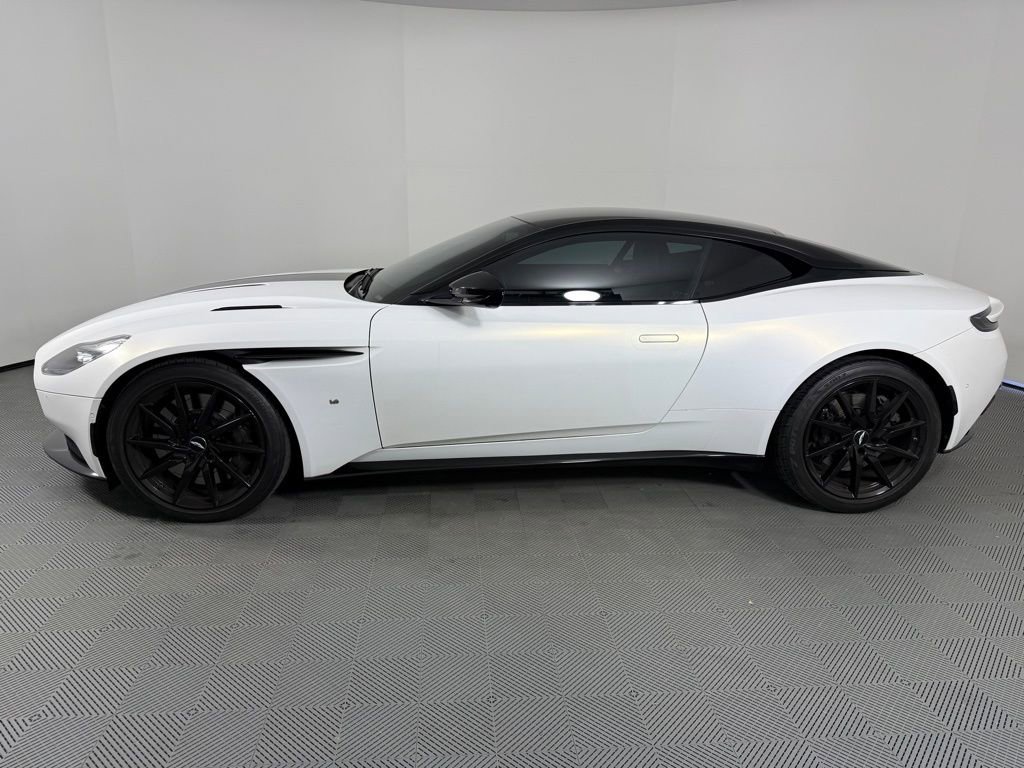 Used 2018 Aston Martin DB11 V12 image 2