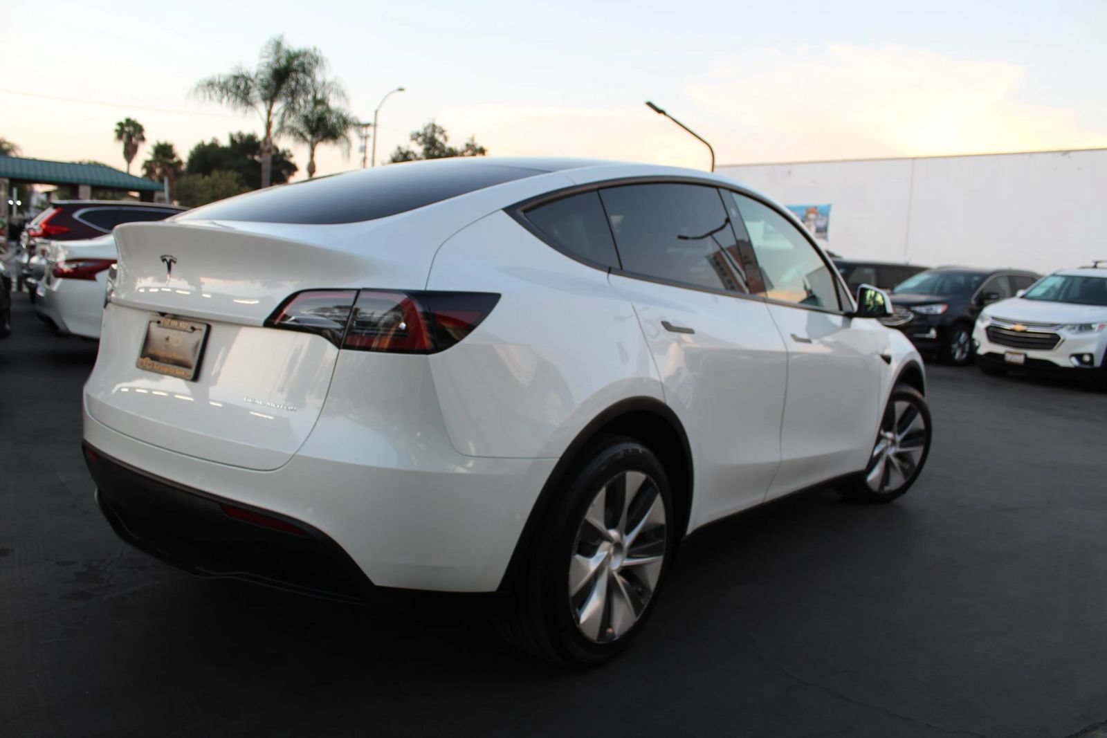 Used 2022 Tesla Model Y Long Range AWD/4WD image 5