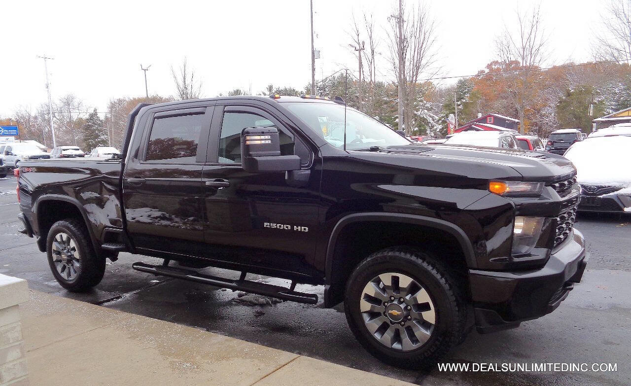 Used 2023 Chevrolet Silverado 2500 Custom w/ Custom Value Package image 2