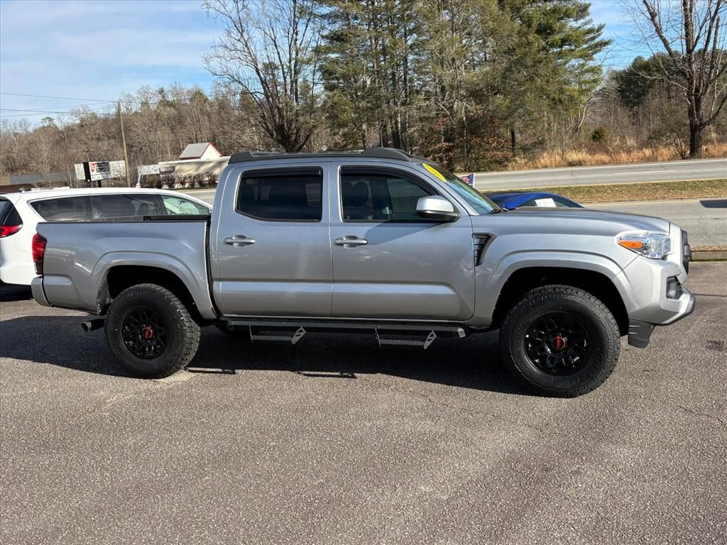 Used 2022 Toyota Tacoma SR image 3
