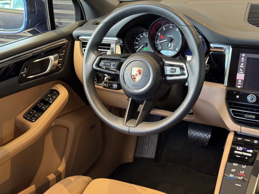 Certified 2026 Porsche Macan AWD/4WD image 40