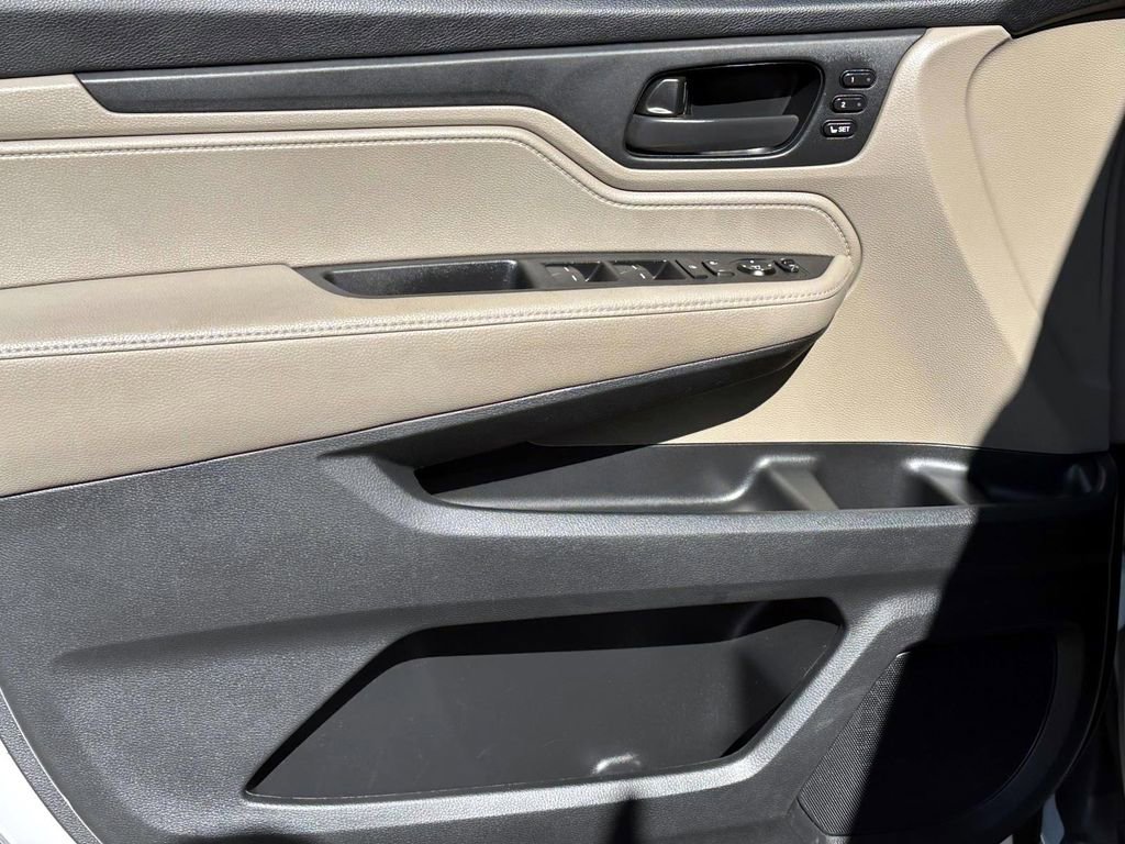Used 2019 Honda Odyssey EX-L image 18