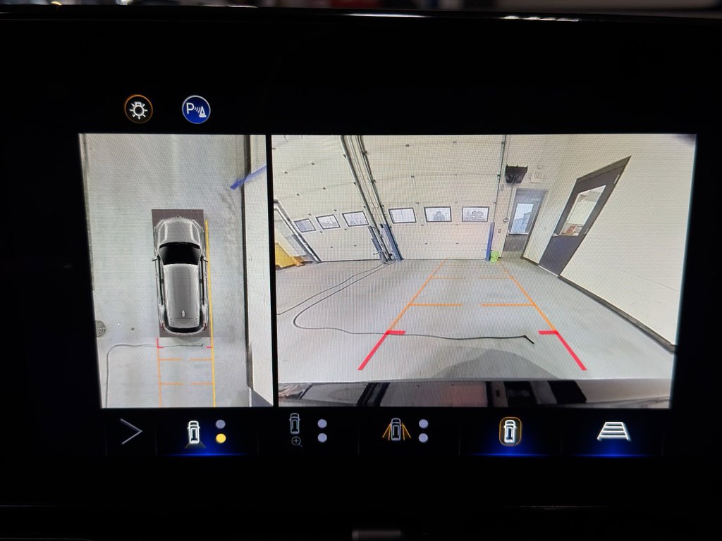 Used 2025 Chevrolet Equinox LT w/ Convenience Package II image 26