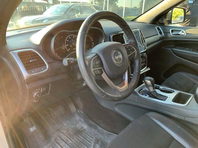 Used 2019 Jeep Grand Cherokee Altitude image 16