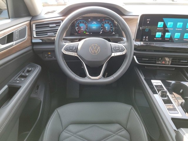 New 2026 Volkswagen Atlas SE image 25