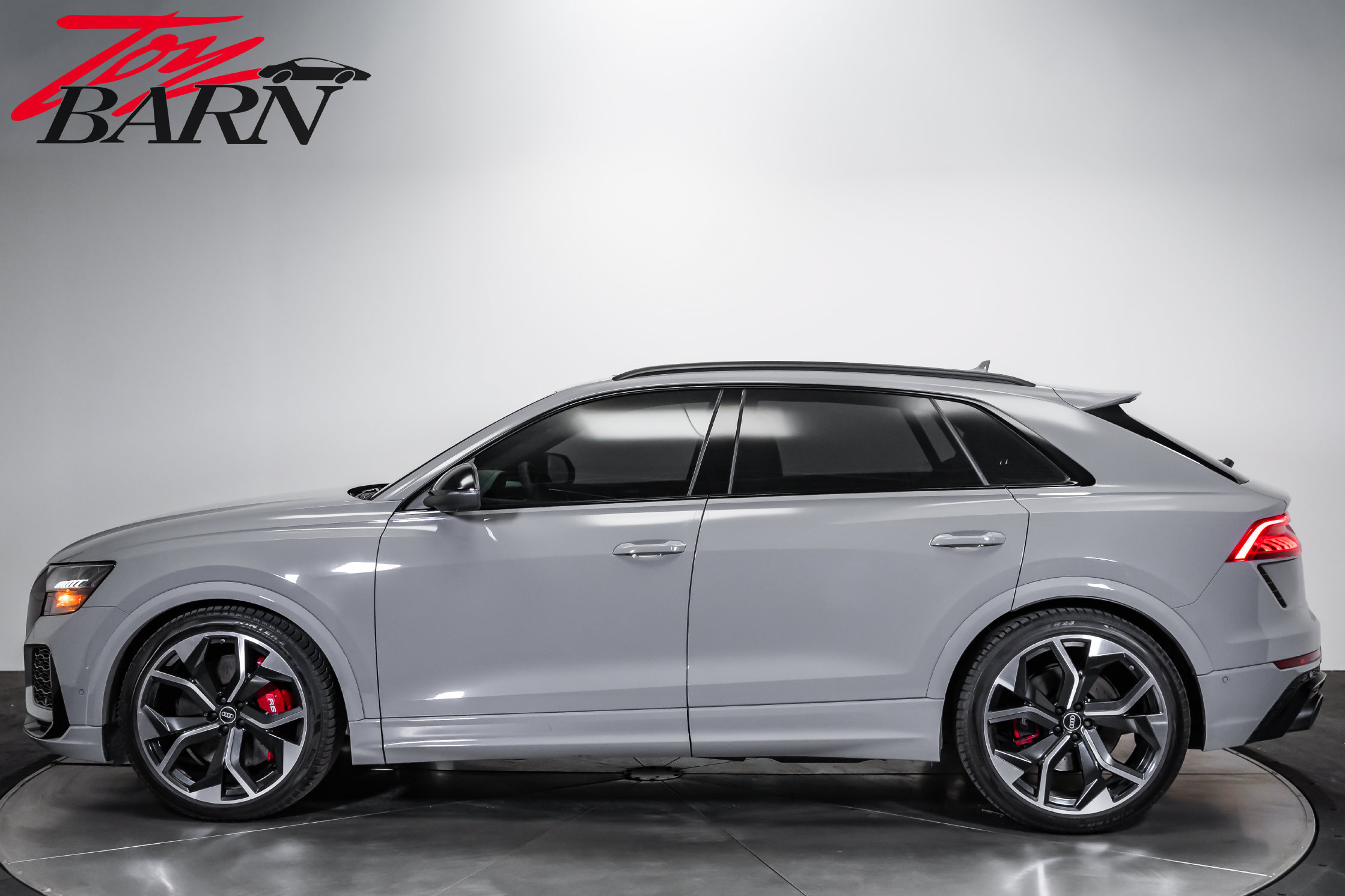 Used 2024 Audi RS Q8 AWD/4WD image 2
