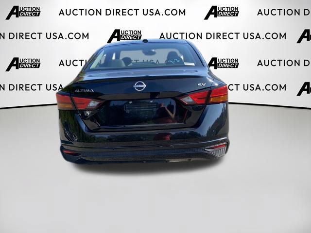 Used 2024 Nissan Altima 2.5 SV FWD image 12
