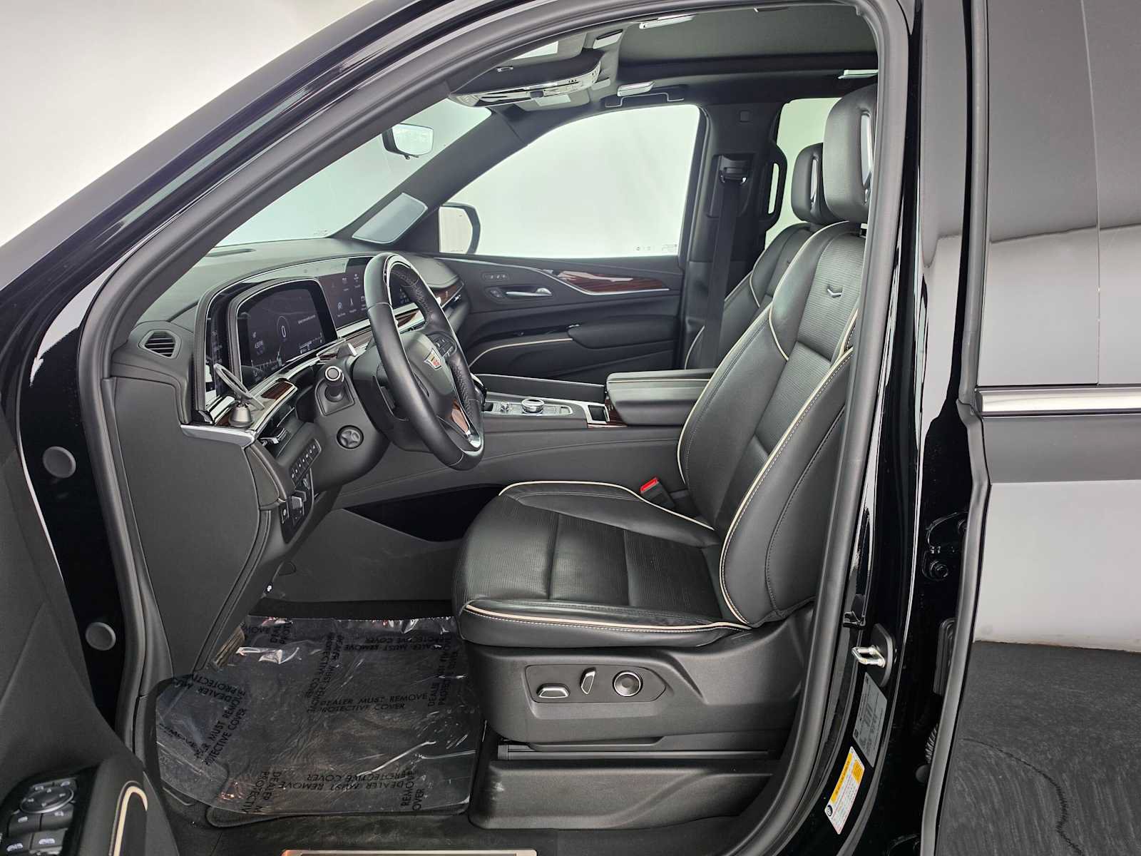 Used 2024 Cadillac Escalade Premium Luxury w/ Performance Package AWD/4WD image 22
