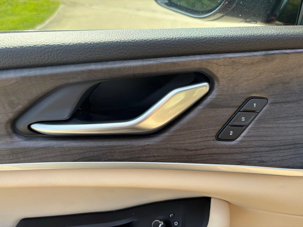 Used 2023 Jeep Grand Cherokee L Limited AWD/4WD image 14