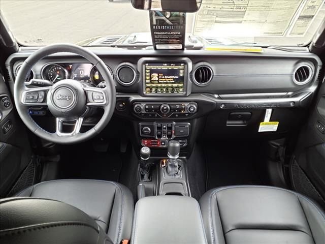 New 2023 Jeep Wrangler Unlimited Rubicon 4xe w/ Cold Weather Group image 17