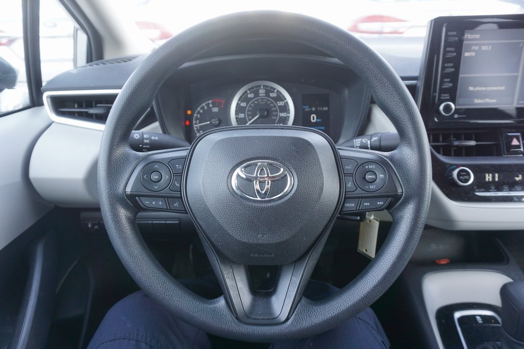 Used 2022 Toyota Corolla LE image 3