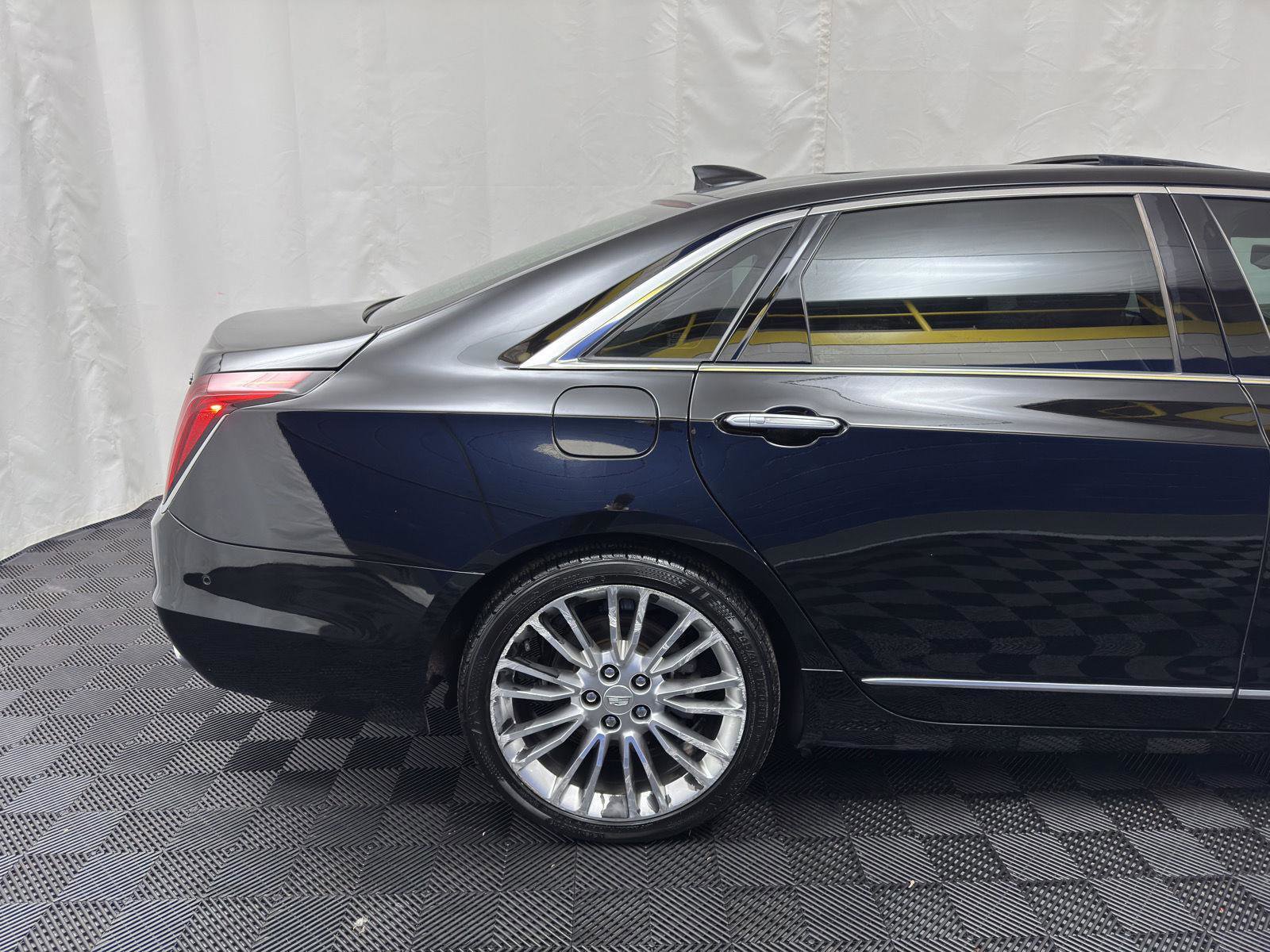 Used 2017 Cadillac CT6 Luxury w/ Active Chassis Package AWD/4WD image 9