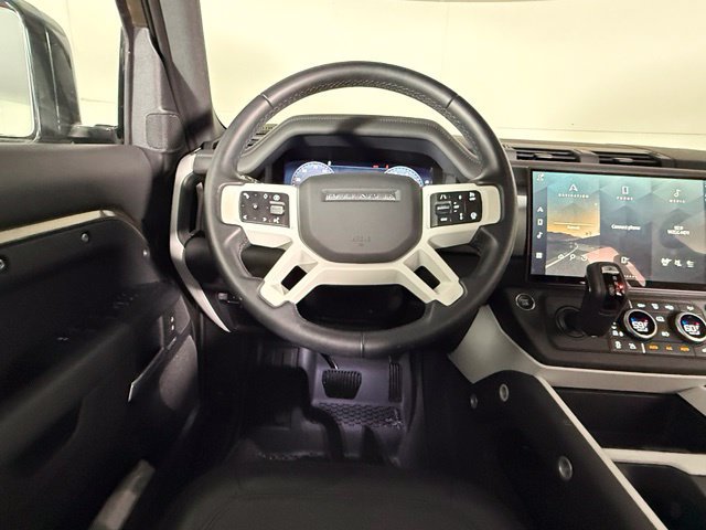 Used 2026 Land Rover Defender 110 X-Dynamic SE AWD/4WD image 16