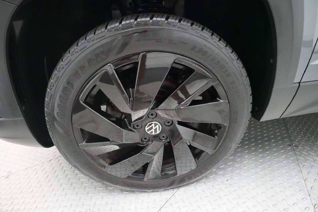 Used 2023 Volkswagen Taos SEL w/ Black Wheel Package AWD/4WD image 24