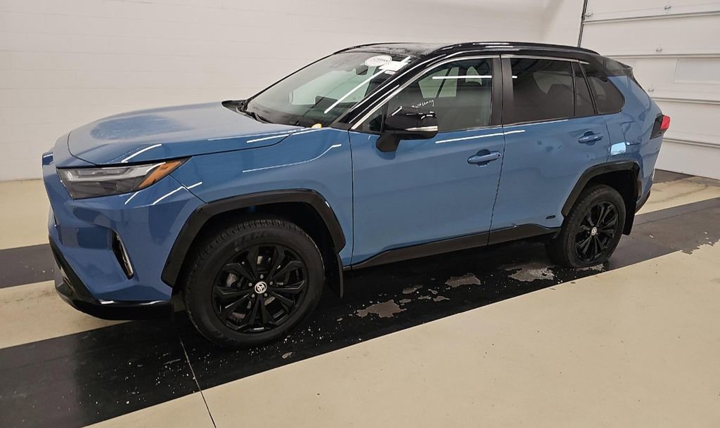 Used 2023 Toyota RAV4 XSE AWD/4WD image 10