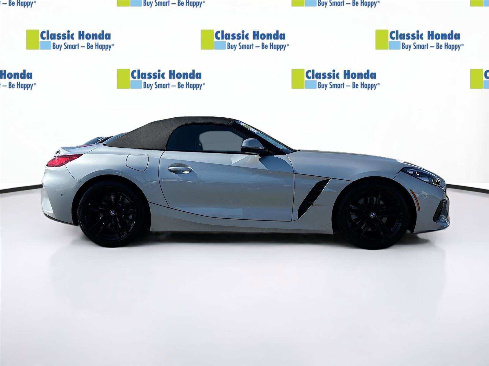 Used 2022 BMW Z4 sDrive30i w/ Premium Package image 9