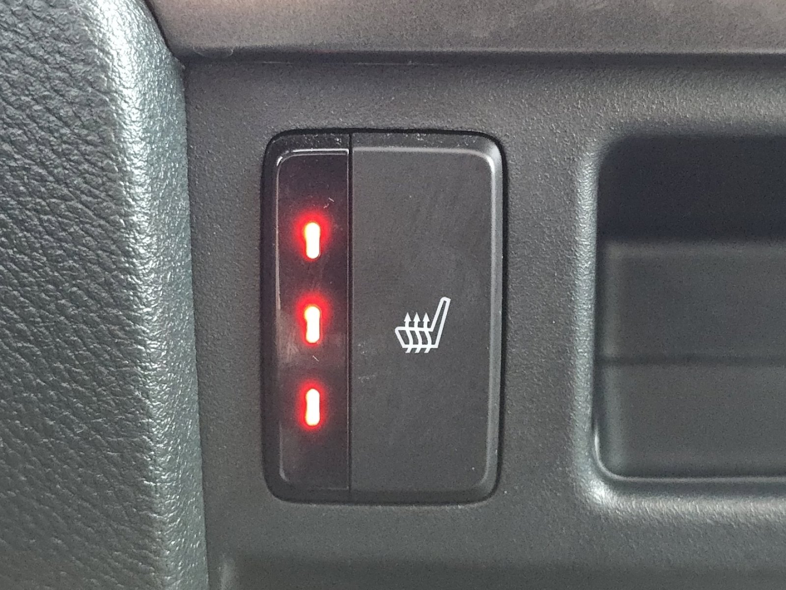 Used 2023 Honda Passport EX-L image 6