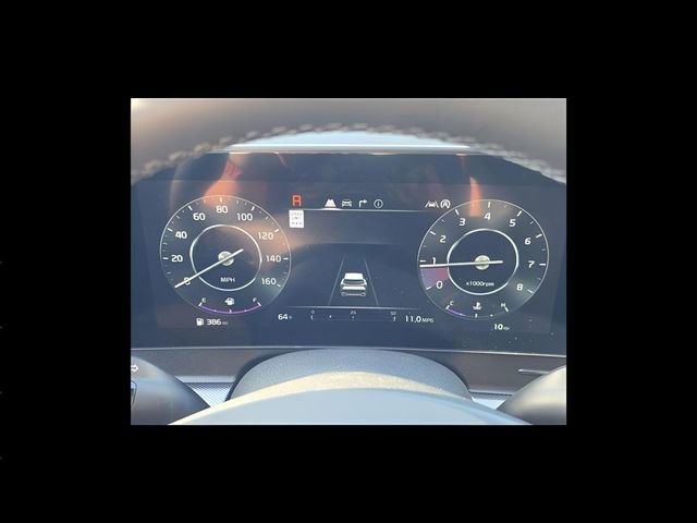 Used 2025 Kia Sportage SX image 28