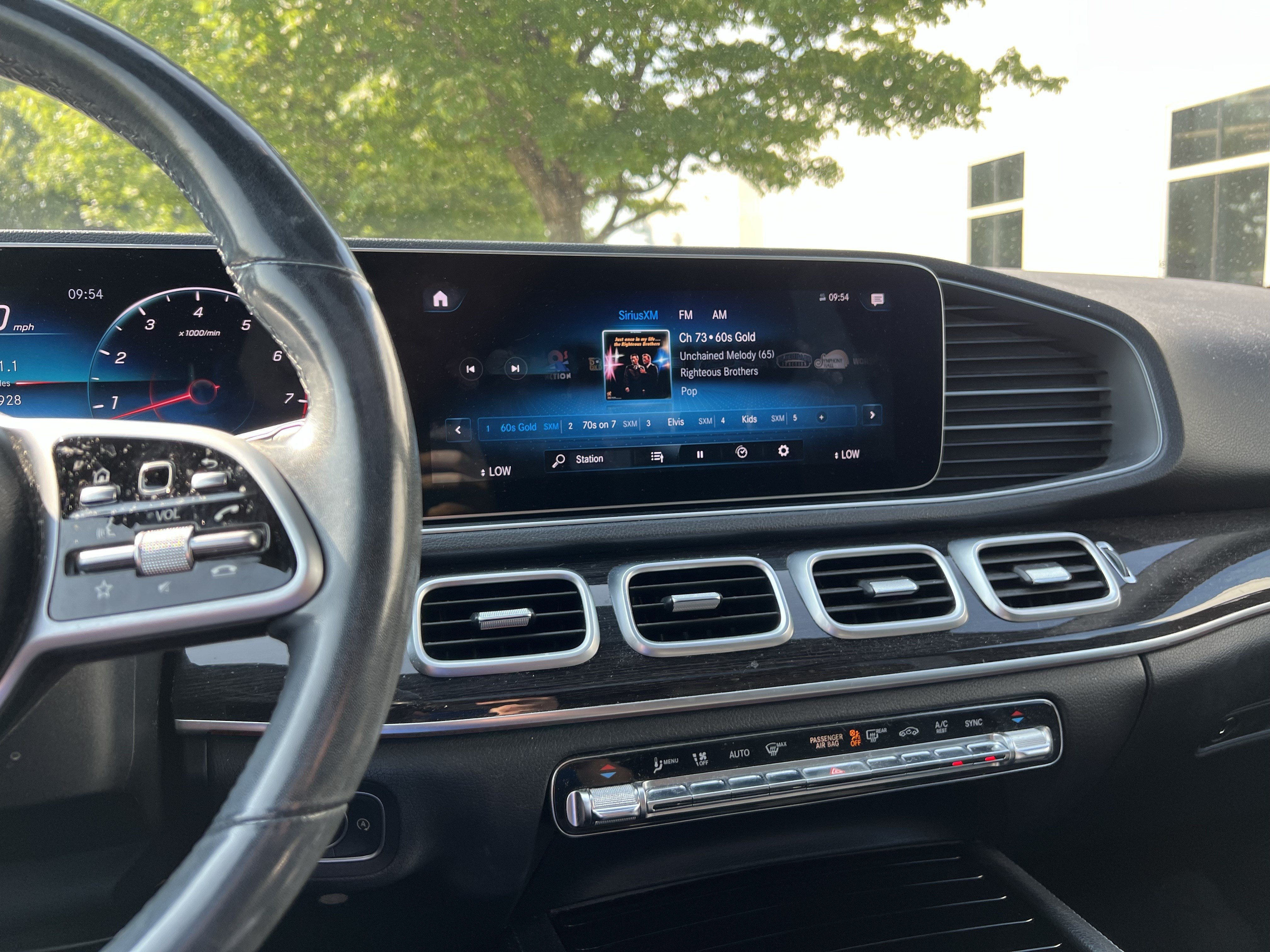 Used 2020 Mercedes-Benz GLE 350 4MATIC image 32