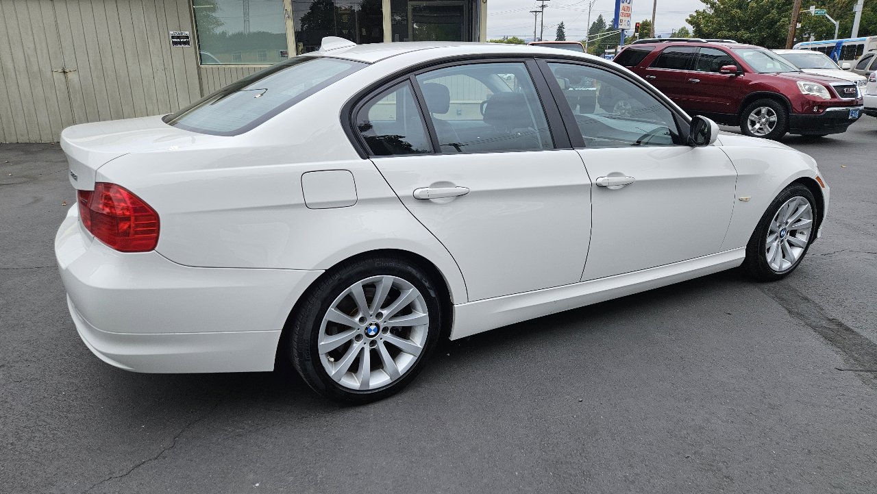 Used 2011 BMW 328i Sedan w/ Premium Pkg image 8