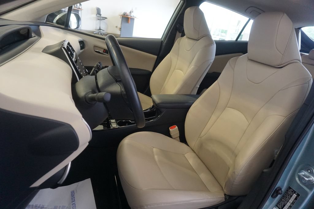 Certified 2021 Toyota Prius XLE AWD/4WD image 16
