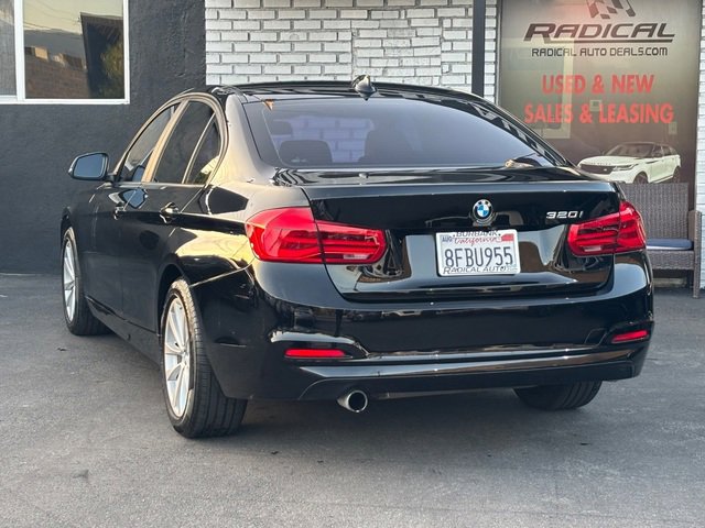 Used 2018 BMW 320i Sedan RWD image 17