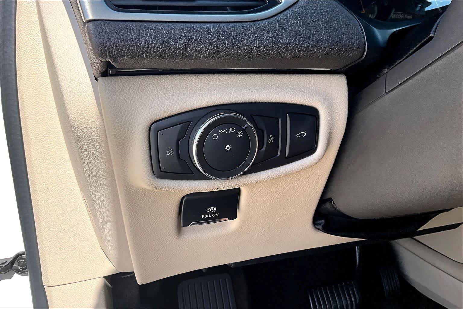 Used 2017 Lincoln MKZ Reserve FWD image 30