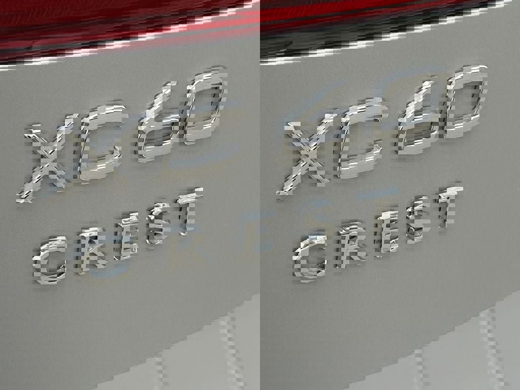 Used 2023 Volvo XC60 B5 Ultimate w/ Climate Package image 8