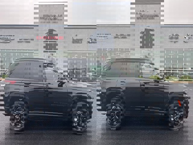 New 2025 Jeep Grand Cherokee Limited image 9