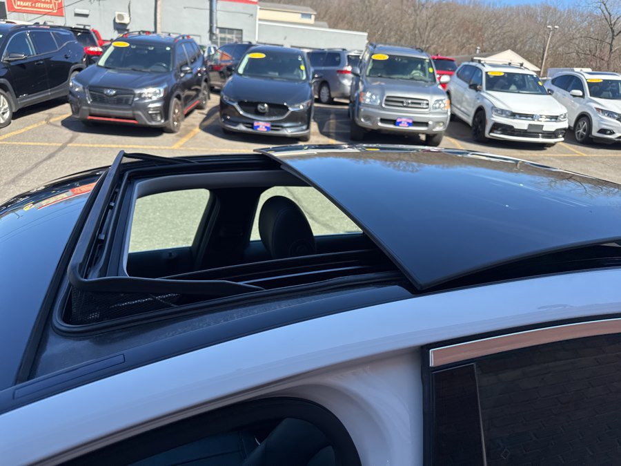 Used 2017 Mercedes-Benz C 300 4MATIC Sedan image 32