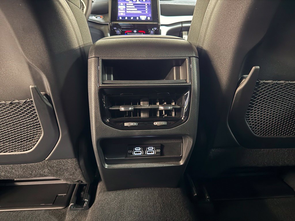 Used 2025 Jeep Grand Cherokee Laredo X AWD/4WD image 26