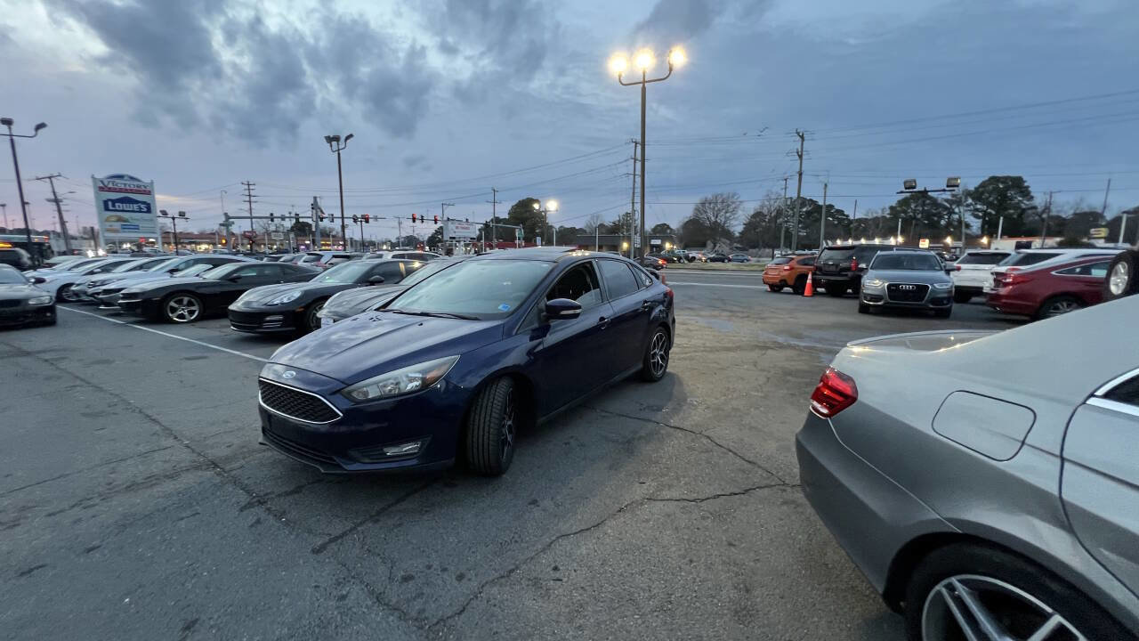 Used 2017 Ford Focus SEL image 16