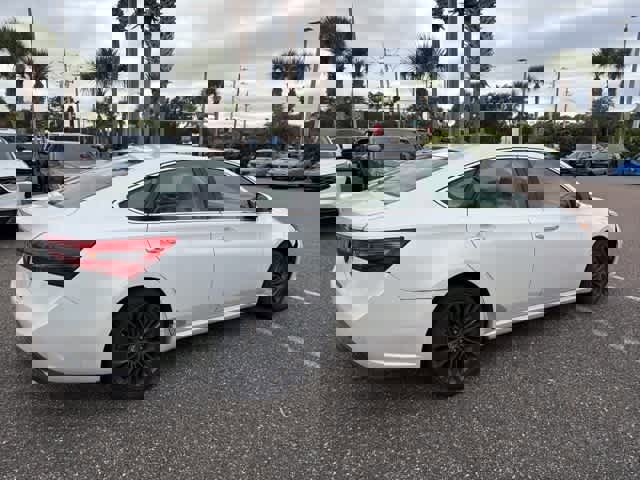 Used 2016 Toyota Avalon Touring image 4