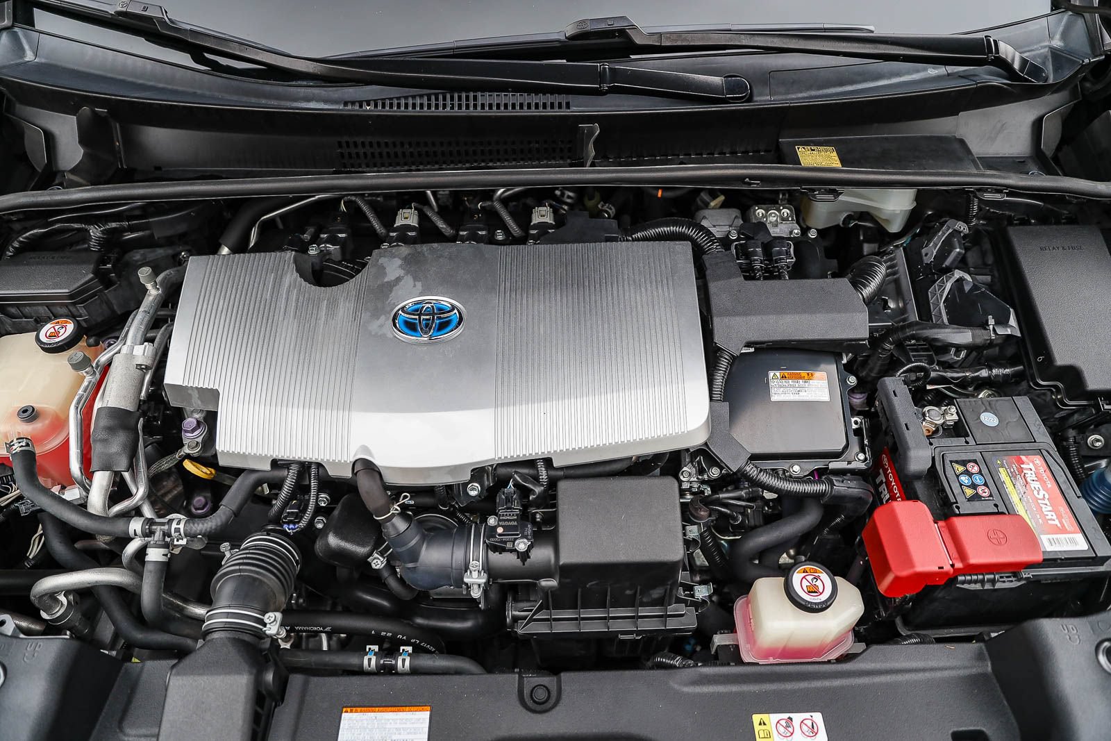 Used 2017 Toyota Prius Prime Advanced w/ Preferred Accessory Package FWD image 26