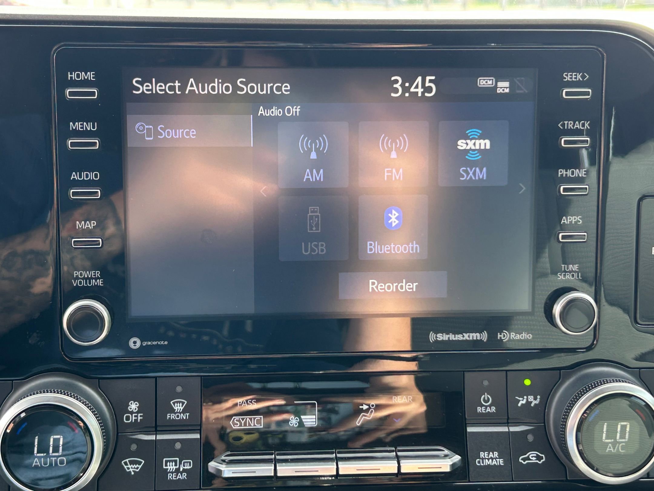 Used 2022 Toyota Highlander LE image 19