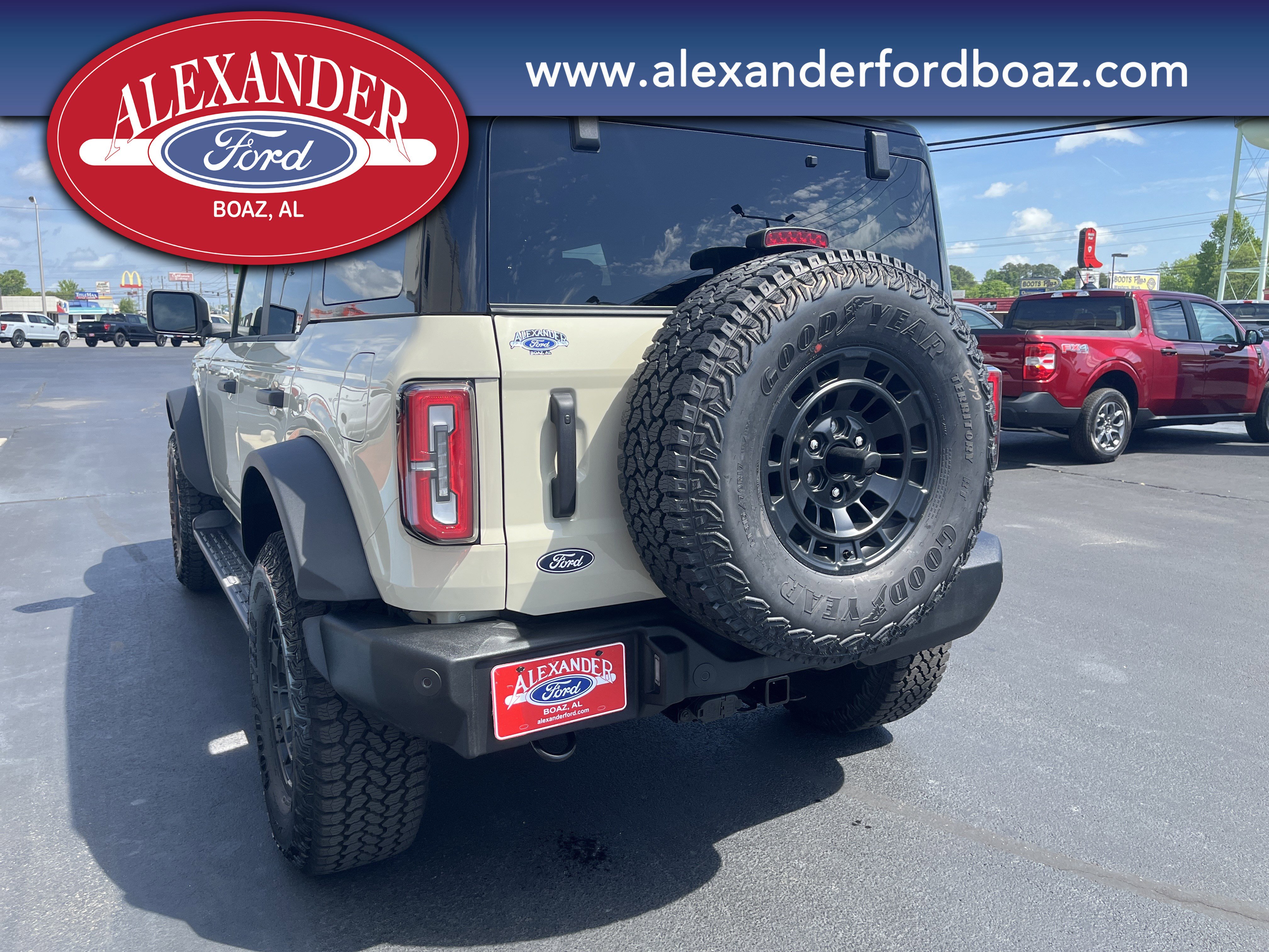 New 2026 Ford Bronco Outer Banks w/ Sasquatch Package AWD/4WD image 6